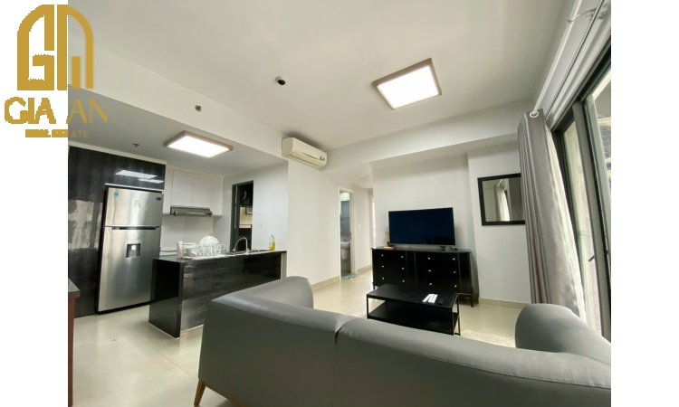 Cho thuê căn hộ 2 phòng ngủ, 2 WC  Bancon 4 cánh, bếp mở